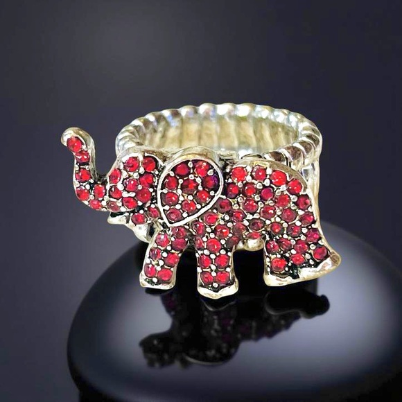 Red Rhinestone Elephant Stretch Ring - Picture 7 of 16